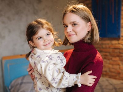 20 mensagens de aniversário de madrinha para afilhada repletas de amor