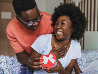 20 mensagens de aniversário emocionantes para namorada maravilhosa