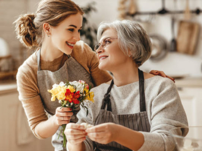 20 mensagens de aniversário de nora para sogra que expressam amor